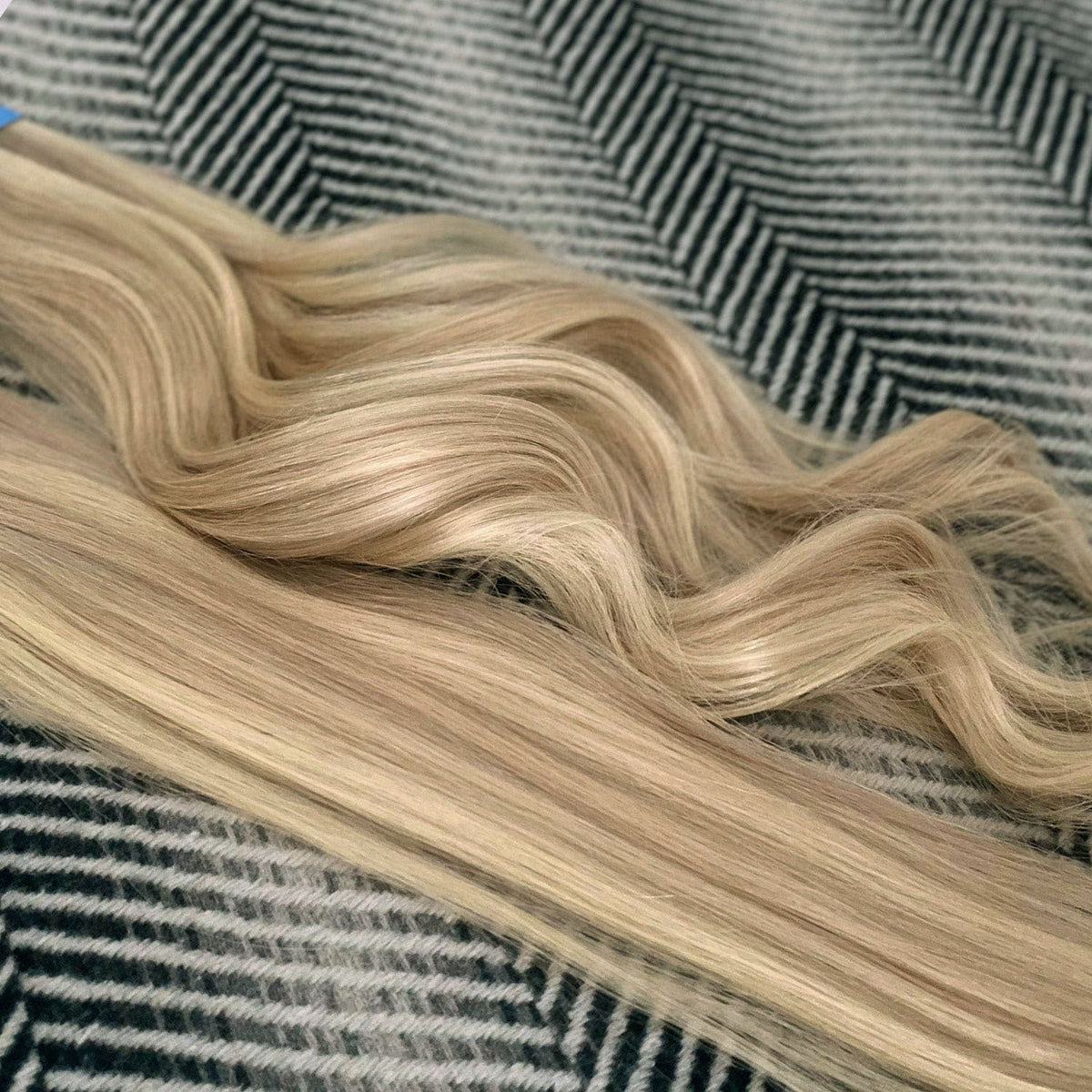 Clip In Hair Extensions 24" #51/60 Champagne  Platinum Blonde Mix